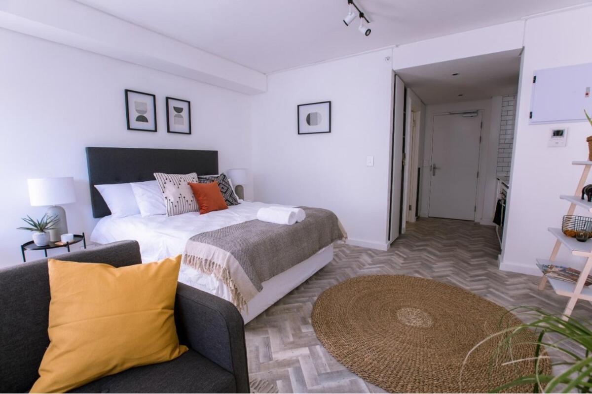 Stylish, Modern, Walk To Restaurants And Cbd Appartement Kaapstad Buitenkant foto