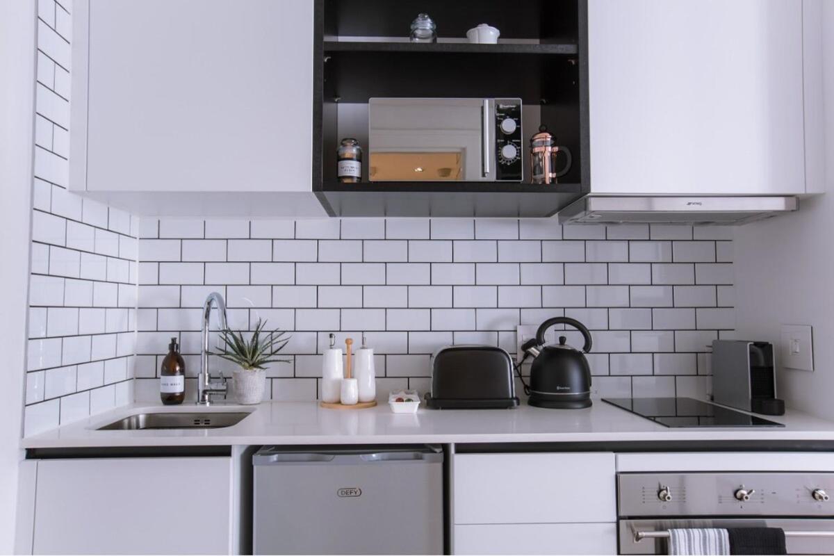 Stylish, Modern, Walk To Restaurants And Cbd Appartement Kaapstad Buitenkant foto