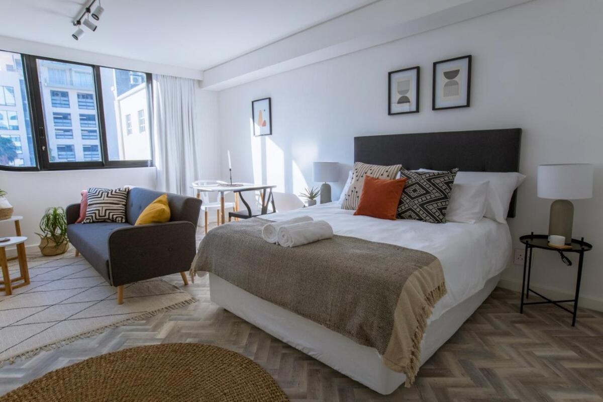 Stylish, Modern, Walk To Restaurants And Cbd Appartement Kaapstad Buitenkant foto